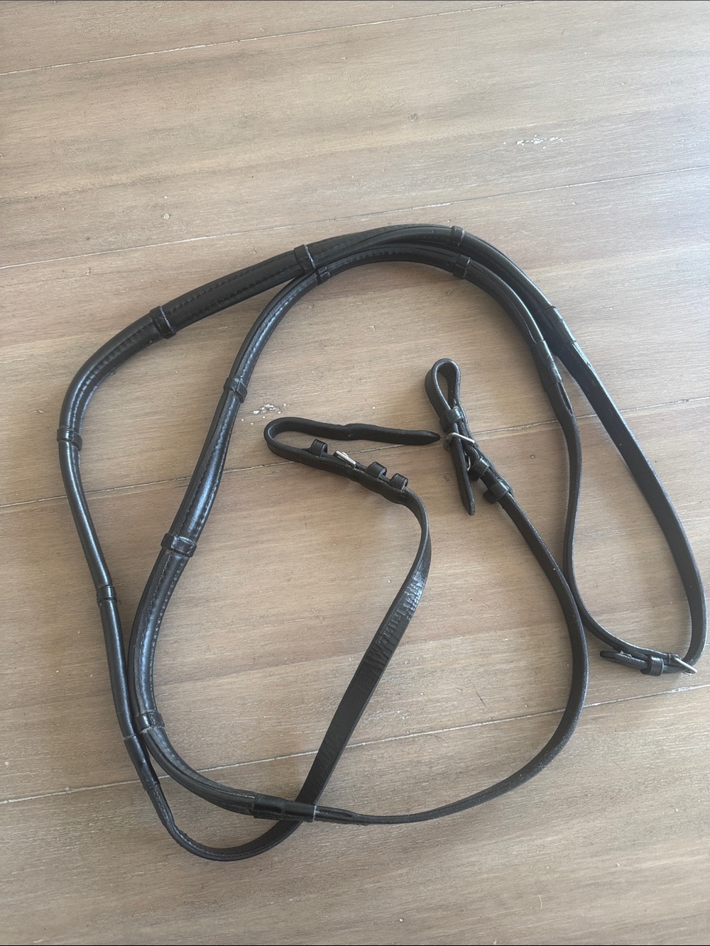 Thinline padded black reins